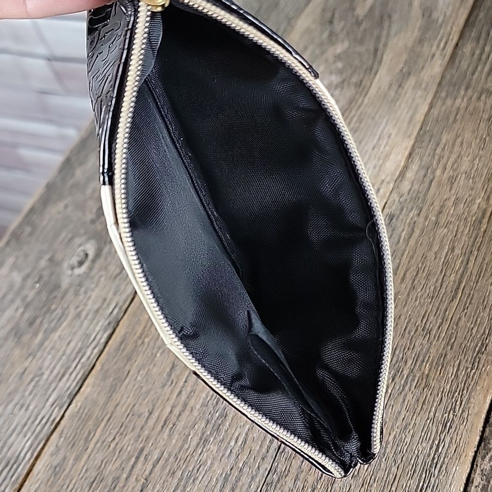 Kenneth Cole Reaction wristlet - Picture 5 of 8